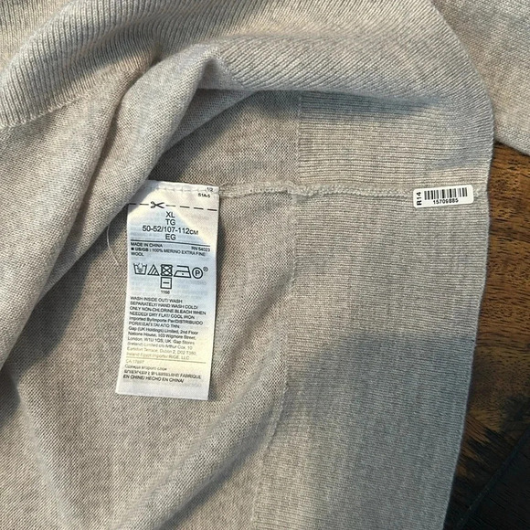 Banana Republic merino wool lightweight sweater. Size XL. EUC - Picture 4 of 7